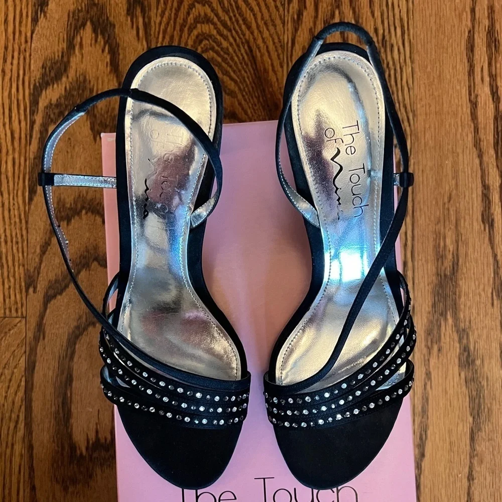Touch of Nina Gisepe1 Black Luster 2” Heels Size 7.5
